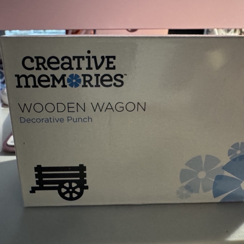 Creative Memories Wooden Wagon Decorative Punch NIB